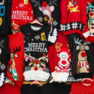 Guide to Make an Ugly Sweater for Christmas 2024